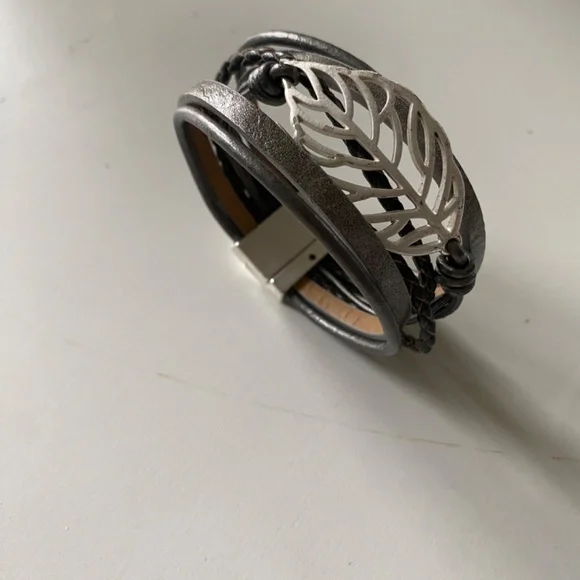 Vintage Leather and silver bracelet - Picture 4 of 7